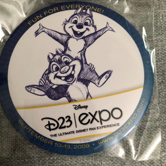 Set Of 7 Disney D23 Expo 2009 Button Pin Badge UNOPENED Complete New Sealed - Picture 4 of 9
